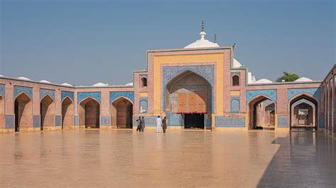 Shah Jahan Mosque i Thatta: En majestät av mukulbrickor och historiens sus!